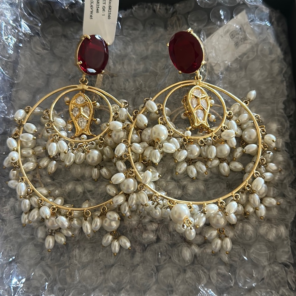 Overaized jumka earrings with pearls